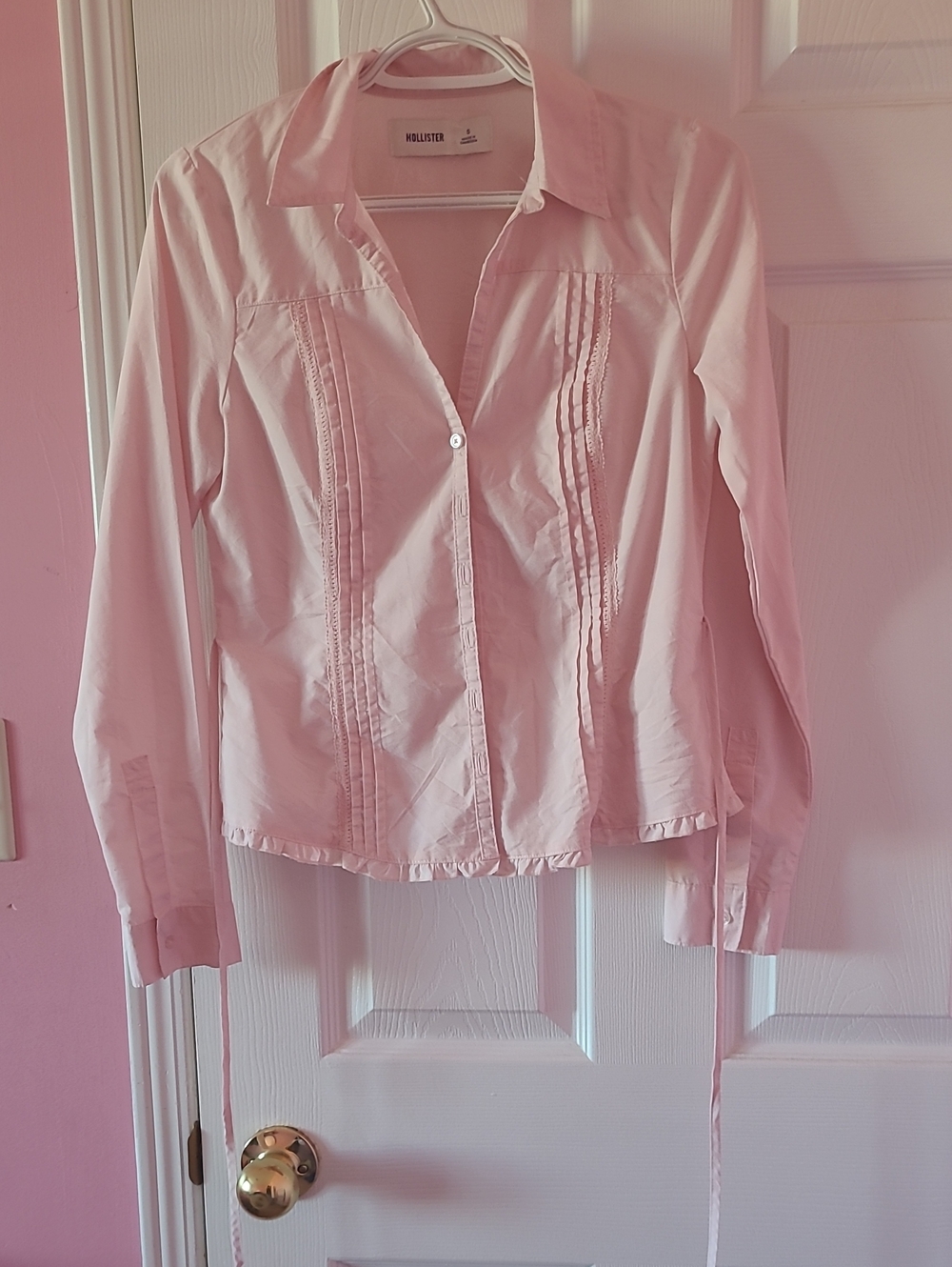 Hollister Light Pink Long-Sleeve Button Down Shirt